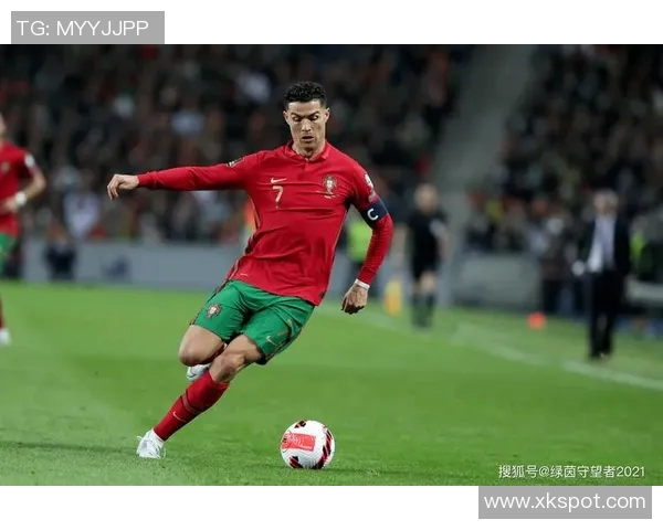 塞梅多传中C罗错失良机做出遗憾手势只差一点就能进球