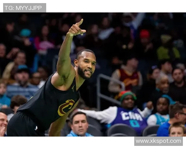 小莫布里半场表现出色7投3中贡献11分3篮板2助攻2盖帽 小莫布里半场表现出色7投3中贡献11分3篮板2助攻2盖帽