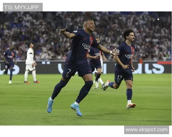 特罗萨德盛赞萨利巴称其已跻身世界顶级中卫行列 特罗萨德盛赞萨利巴称其已跻身世界顶级中卫行列