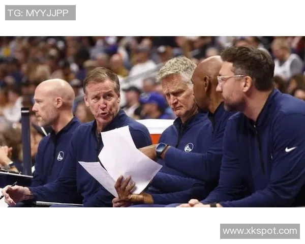 科尔分析缺少核心球队的影响对手往往会放开手脚全力进攻 科尔分析缺少核心球队的影响对手往往会放开手脚全力进攻